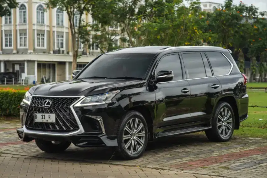 Lexus LX570 F Sport AT 2016 Good Condition
