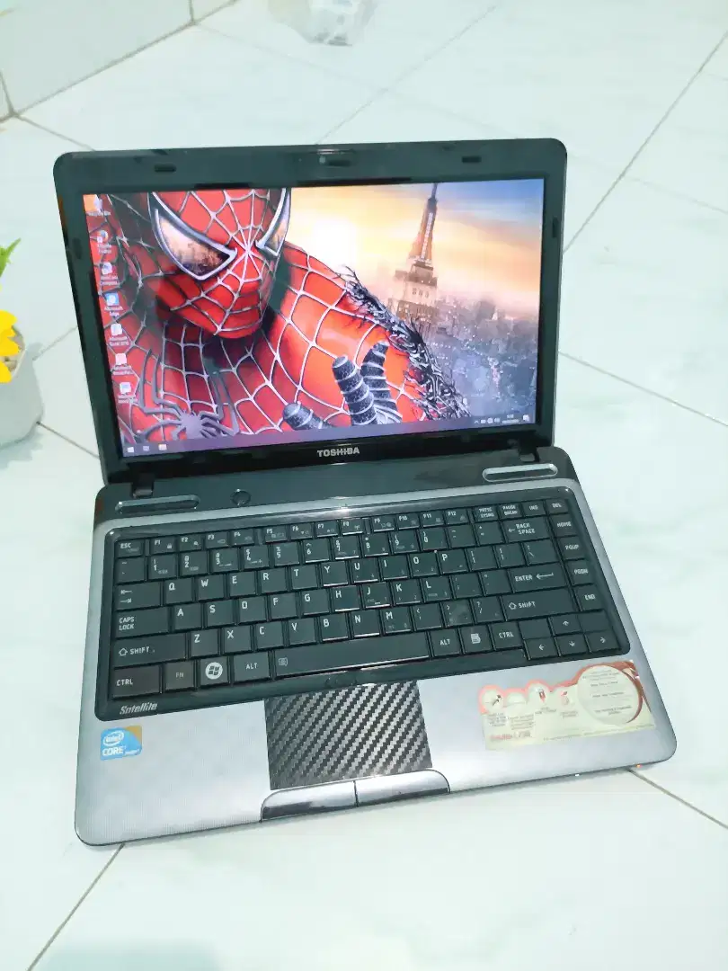 Laptop Toshiba CORE i3 Editing Games