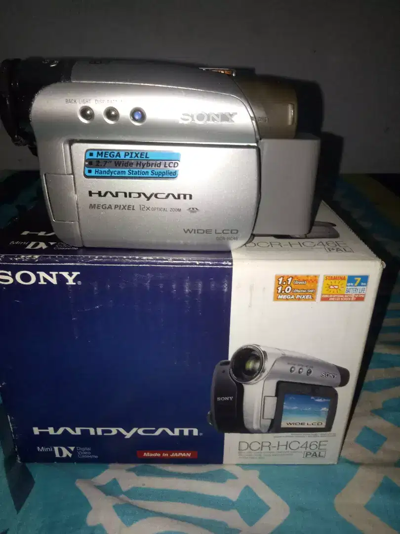 Handycam sony DCR-HC460E