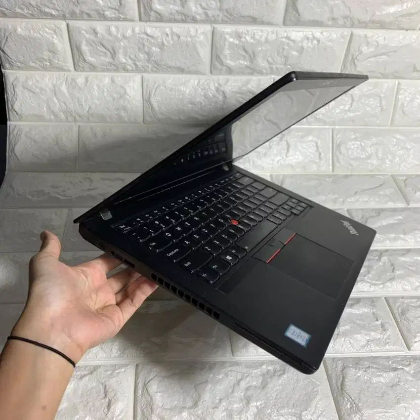 Laptop Lenovo Thinkpad T480s Core i7 Gen 8 RAM 16/256GB M-RTV