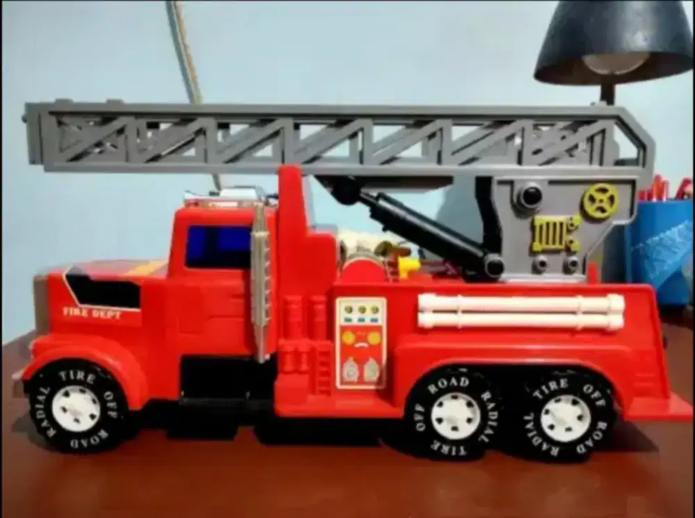 Mainan Mobil Pemadam Kebakaran