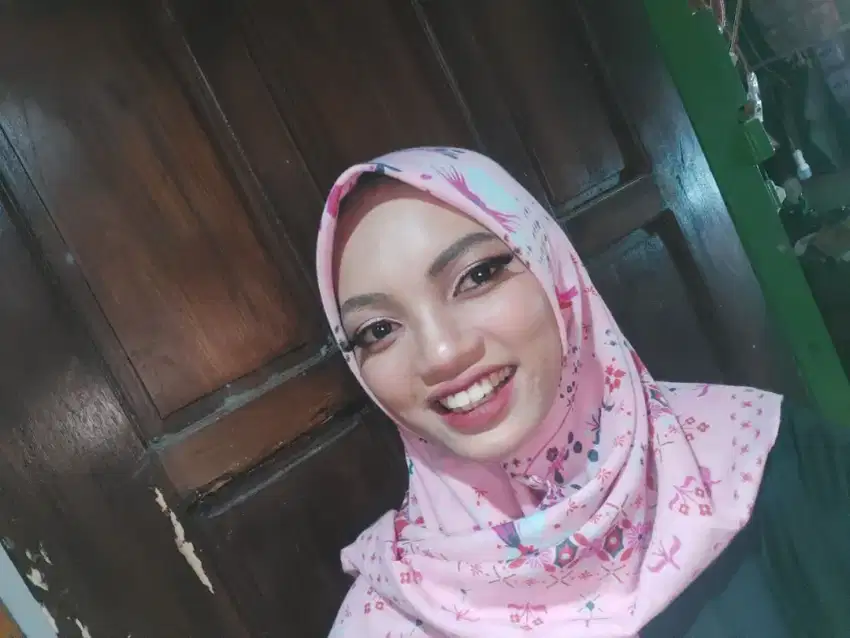 Makeup reguler dan wisuda