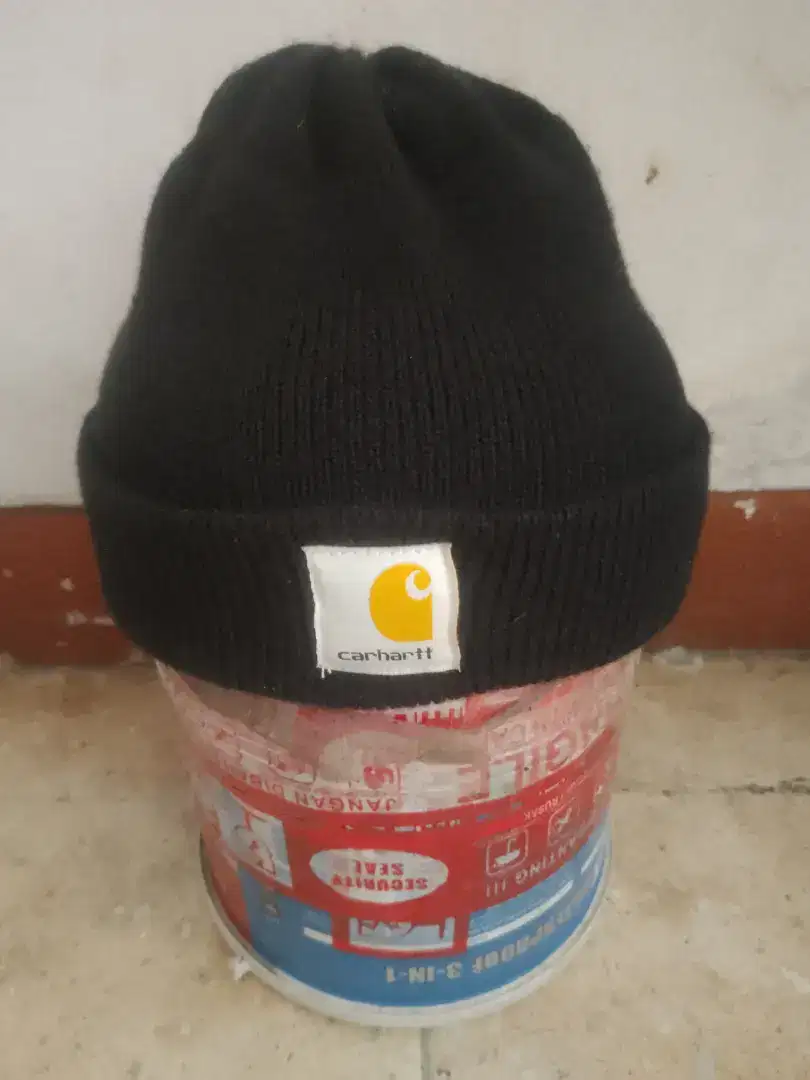 Topi kupluk carhatt black second bekas