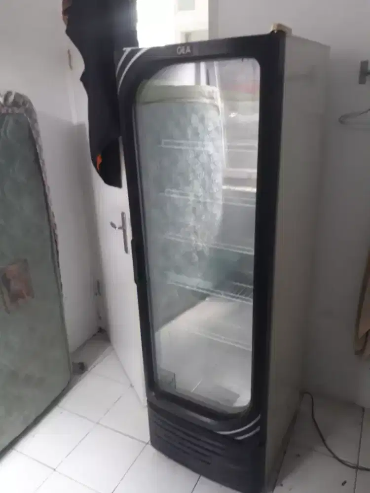 SHOWCASE MERK GEA BESAR 5 RAK