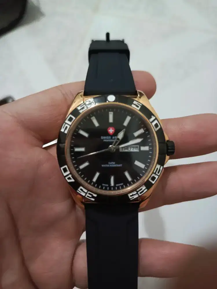 Jam Tangan Swiss Army