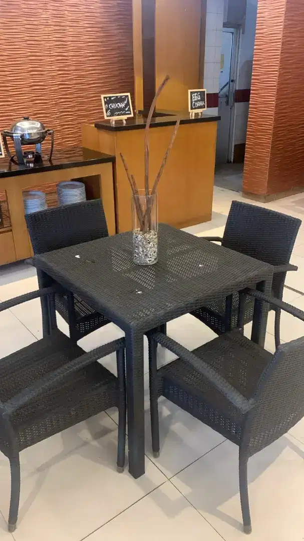 Kursi makan rotan sintetis ex Hotel