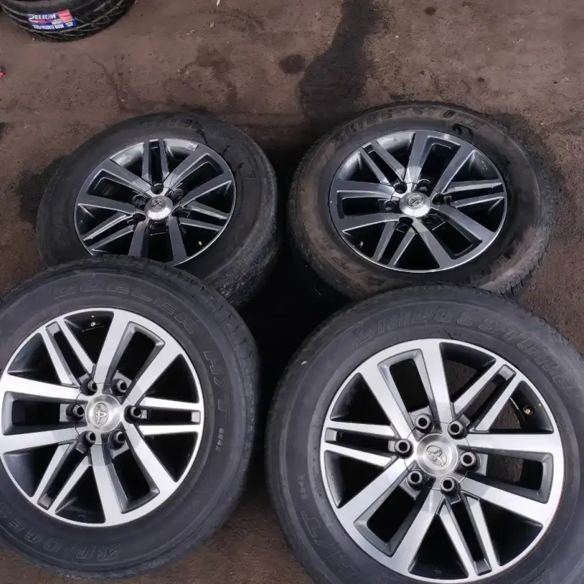 Velg original OEM Toyota Fortuner vrz ring 18 ban 265/60 R18 4pcs