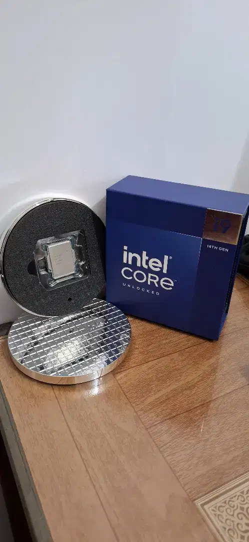 Core i9 14900 vs B760M Steel Legend vs Ram 32GB DDR5 grs sd 2028