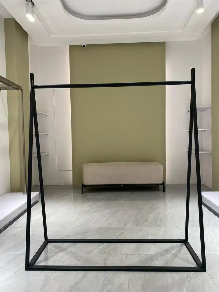 Gantungan besi Ex Butik