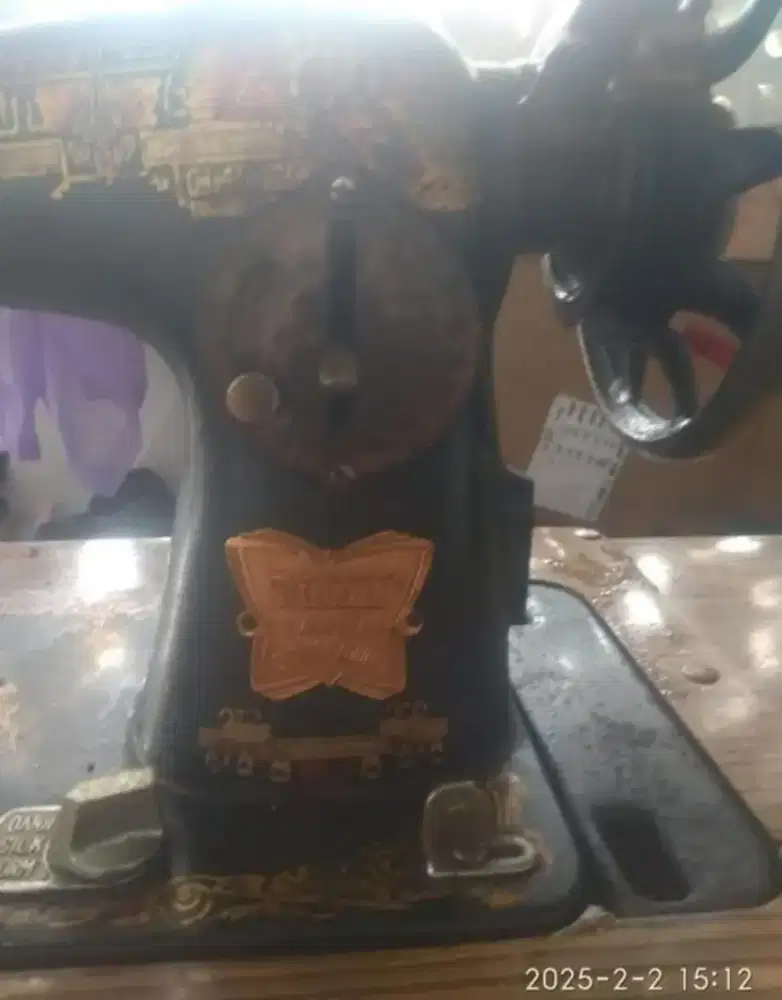 Mesin jahit Butterfly ANTIK