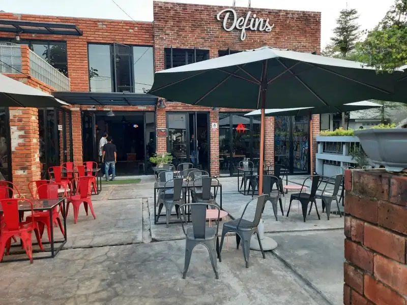 Disewakan Tempat Usaha Ex Cafe di Kavling DPR Termurah di Sidoarjo