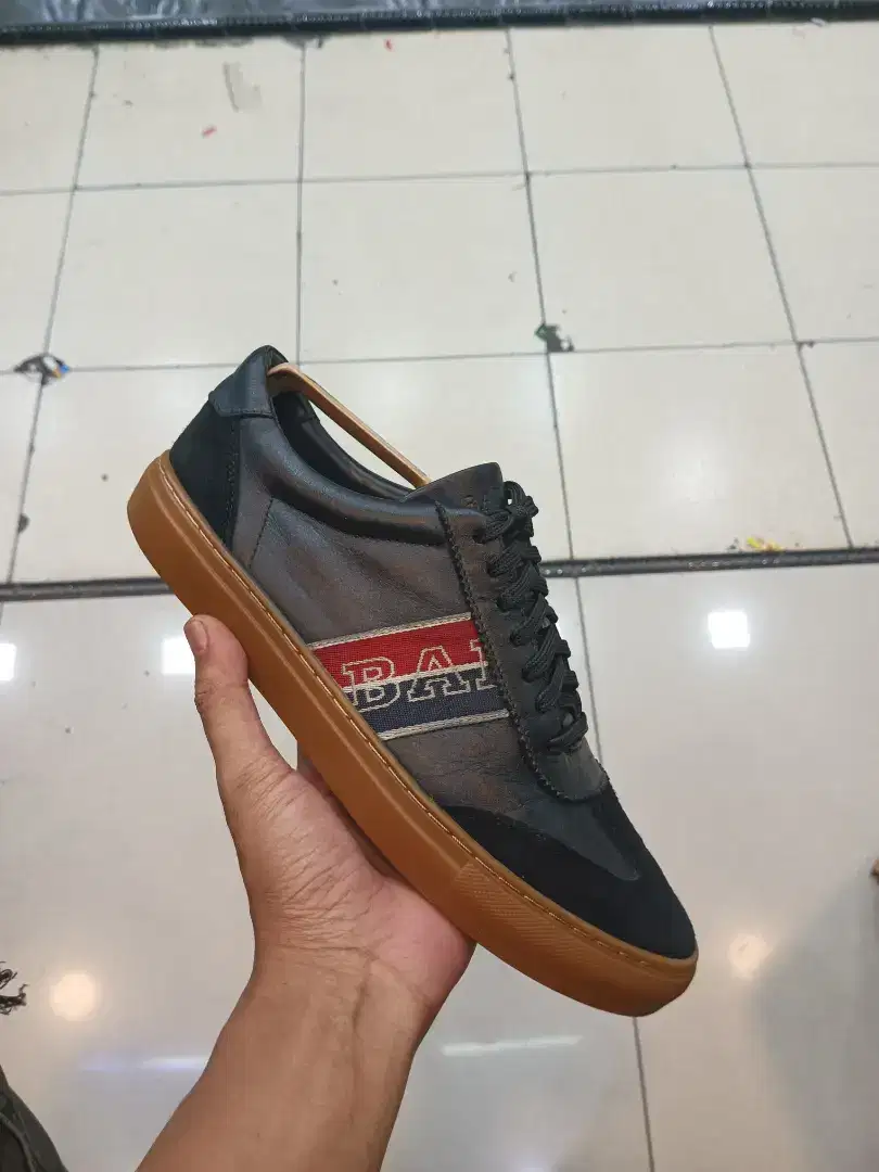 Sepatu Bally orignal second size 8