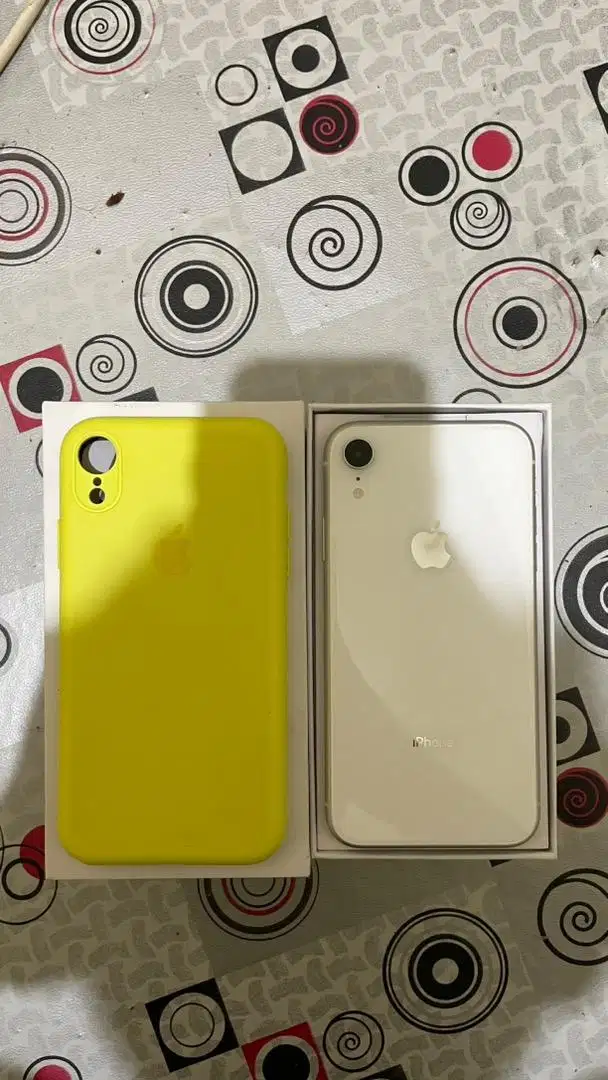 Iphone XR 64gb (lengkap kotak)
