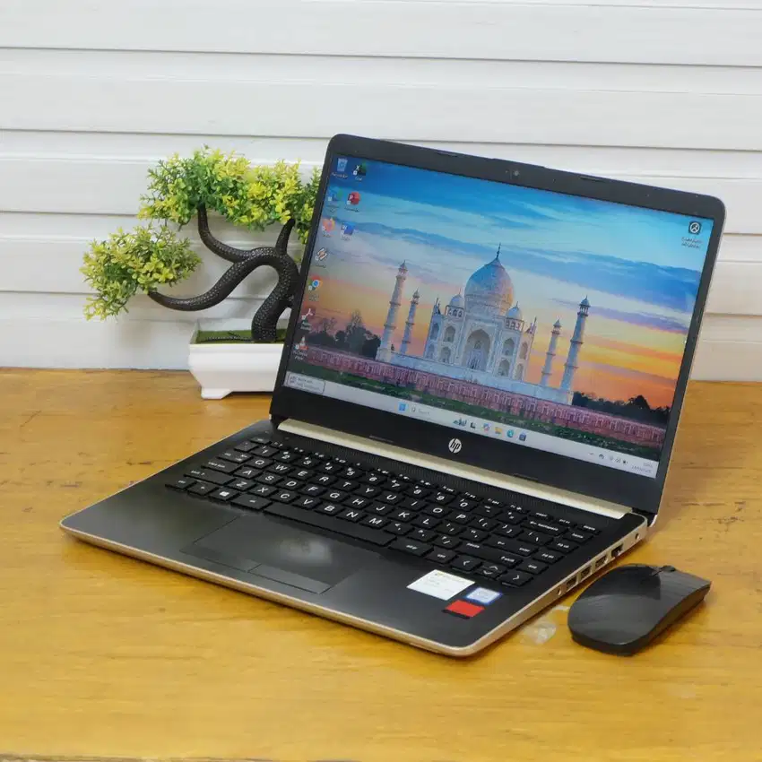 SLIM Mulus HP 14S-CF core i3 gen 8 dual grafis ram 8 GB SSD
