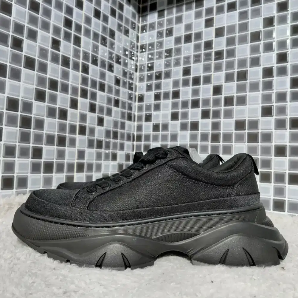 PEDRO HYBRIX SEPATU SNEAKERS SPORTS LACE UP HITAM BARU ASLI ORIGINAL