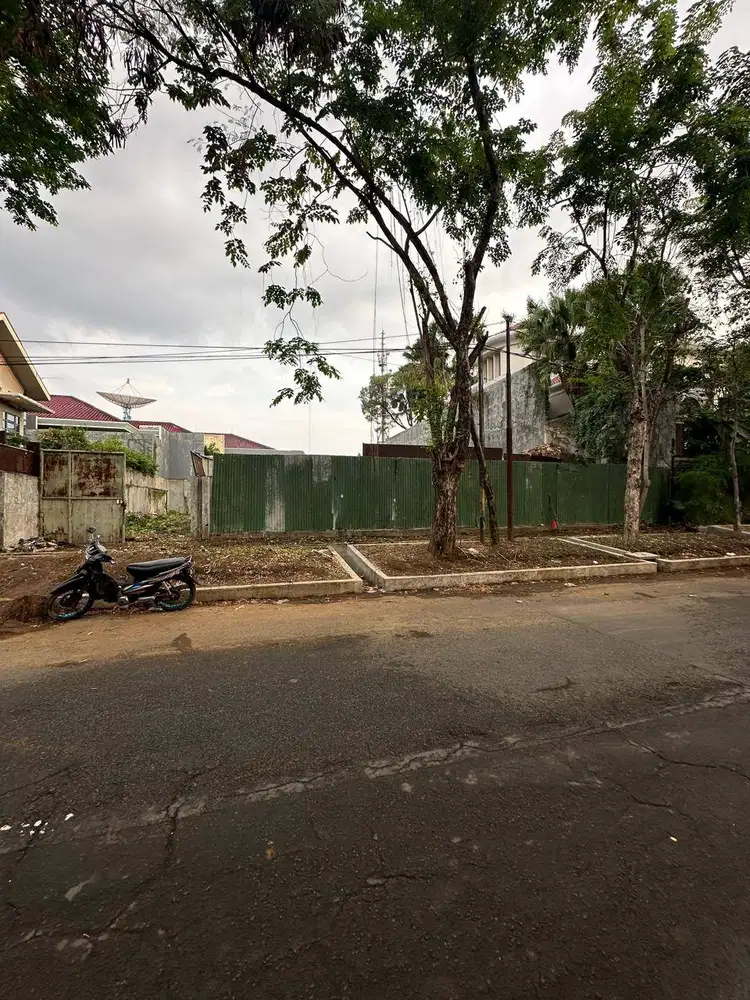 Dijual Tanah Komersial Langka Jl. WR Supratman Surabaya Pusat