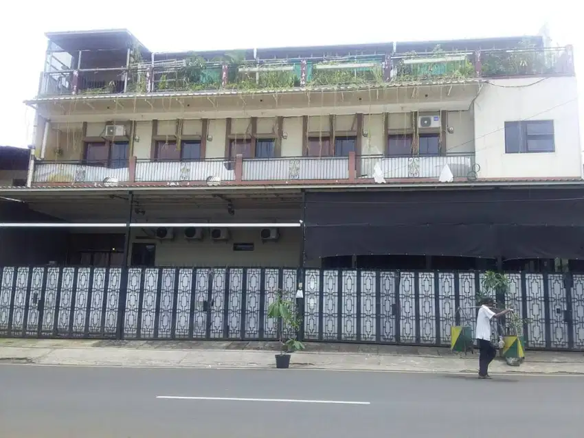 Dijual Kost2an 3 lantai area Perumnas Duren Sawit Malakasari