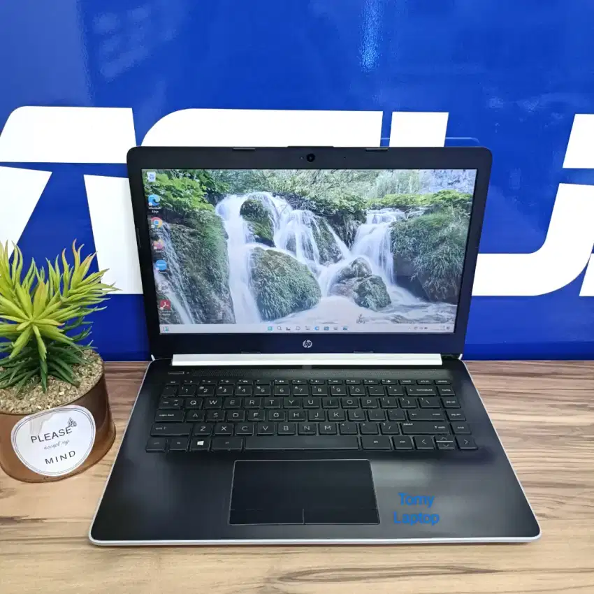 HP 14 CM0067AU AMD A9-9425 AMD RADEON R5 RAM 8GB DDR4 SSD 256GB 14INCH
