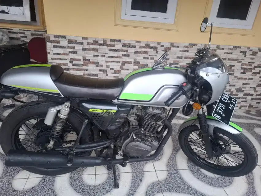 Benelli 152 plat B