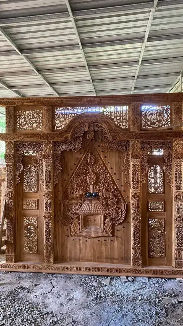 Pintu gebyok full ukiran kayu jati