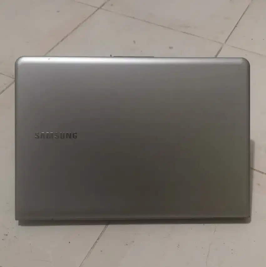 Laptop samsung ultrabook seri 5