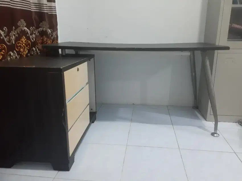 Jual nego Meja komputer dan Laci 3 tingkat
