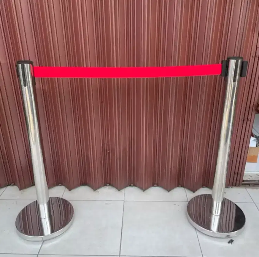Pembatas Antrian Standing Barrier Line