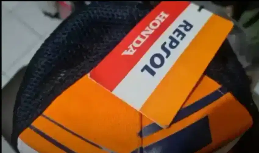 Uniqlo topi motogp. Tag honda