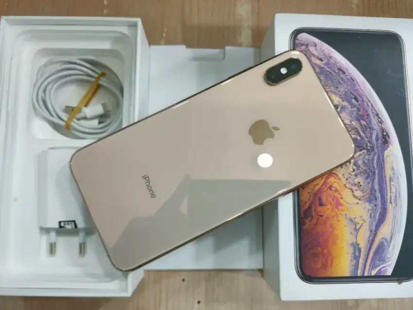 SECOND IPHONE XS MAX 256GB Garansi Resmi iBox Indonesia