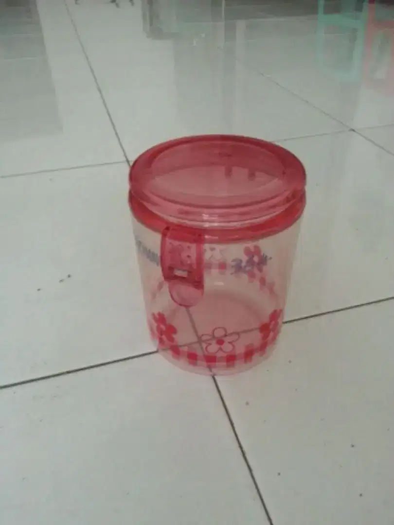 Toples anti semut