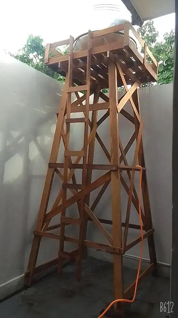 Tiang tandon menara Ulin