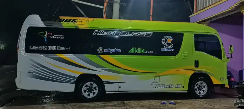 Isuzu elf adiputro