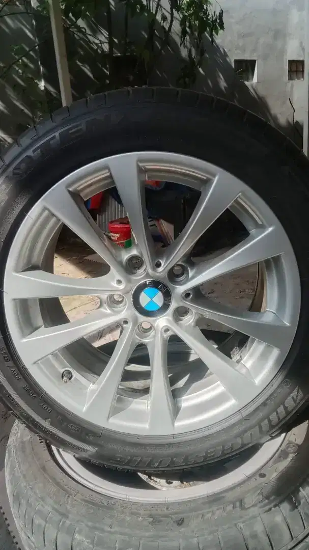 Velg dan Ban Bekas Ring 17  R17 Original BMW