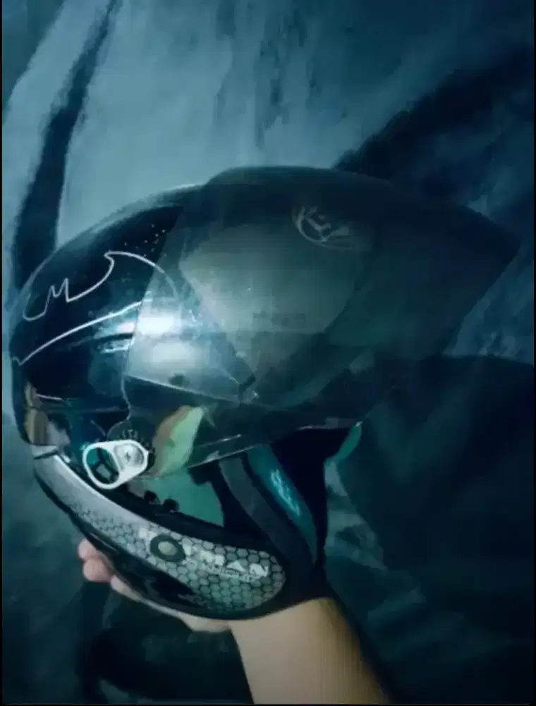 Helm Bocil Betmen Hironman