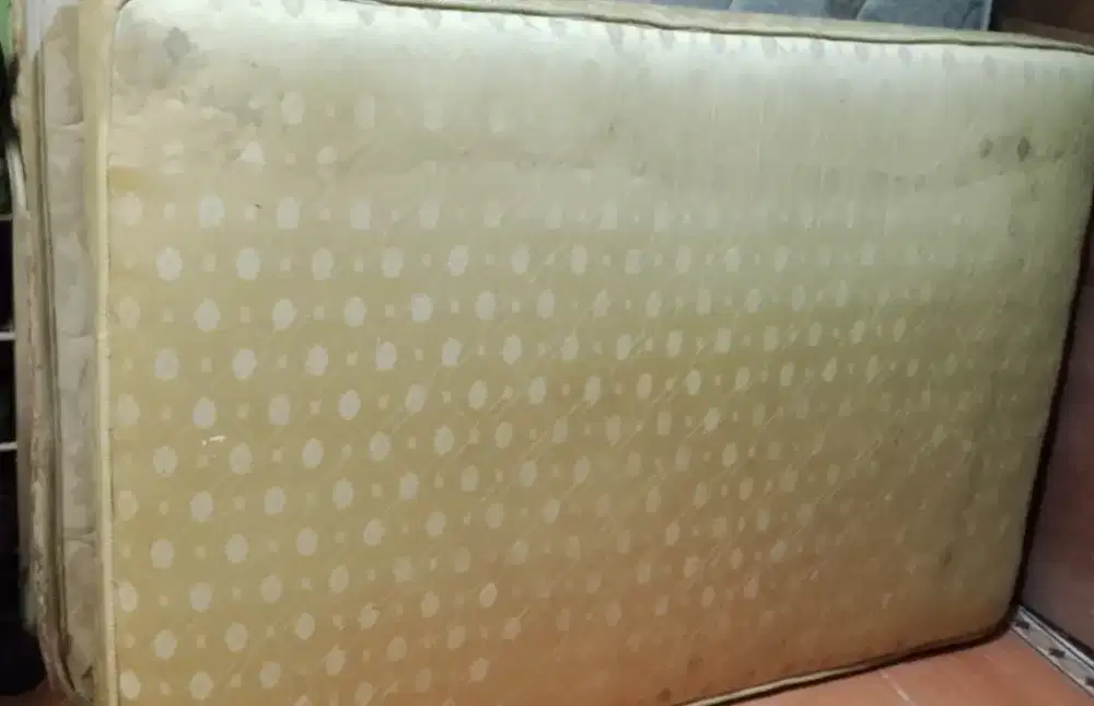 Tempat tidur / Kasur per empuk