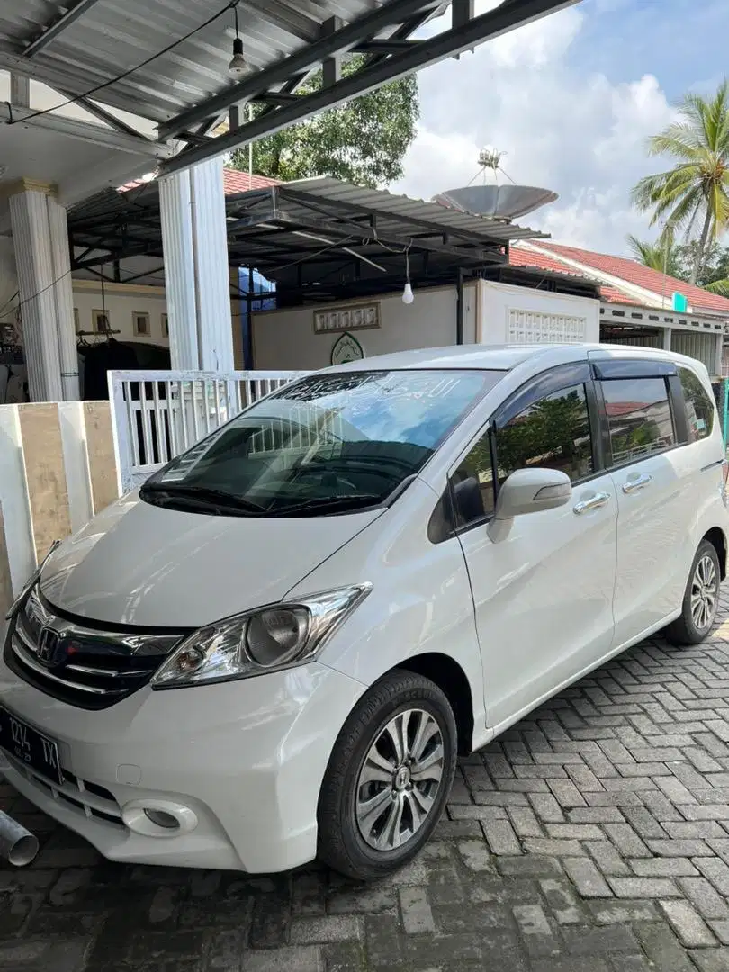 Freed e psd ac double istimewa