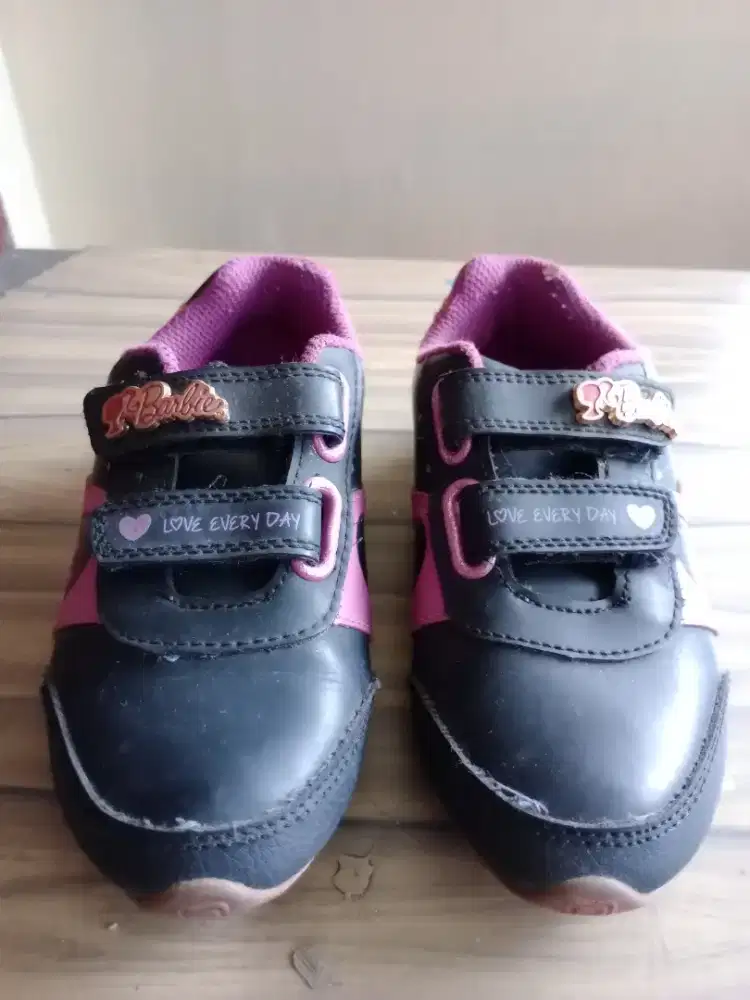 Sepatu Anak Perempuan