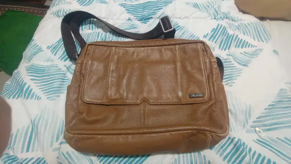 TUMI Messenger Bag Kulit Asli Original Autentic Terdaftar Tumi Resmi