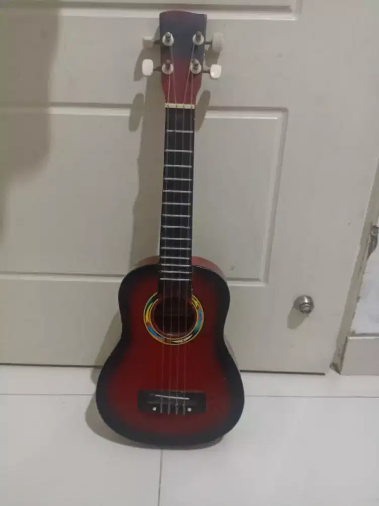 Jual akulele punya pribadi.