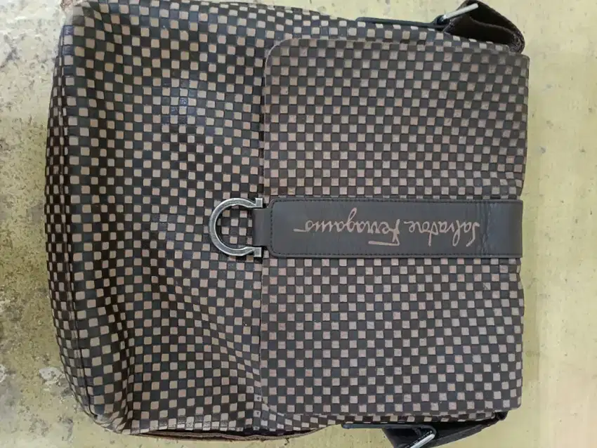 Tas selempang kantor
