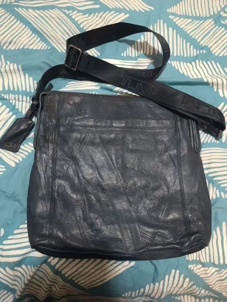 TUMI Sling Bag Kulit Asli Original Autentic Terdaftar Tumi Resmi