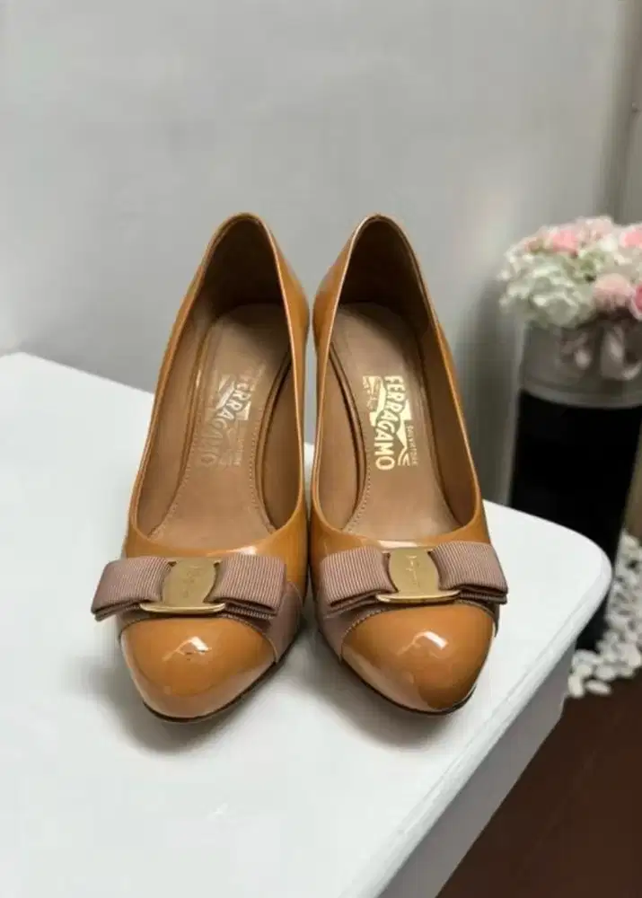 10.5cm Salvatore Ferragamo Varina Nude Patent heels 2nd Premium