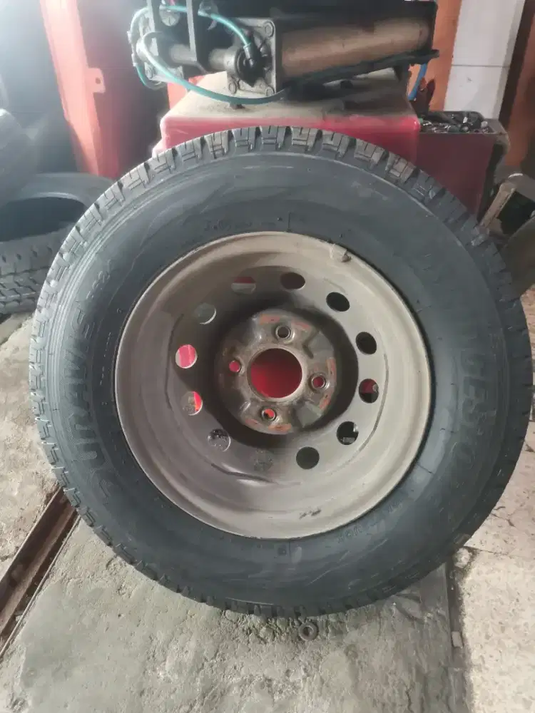 Bridgestone Duravis 165/R13/8 Ply (2 pcs).. Surabaya