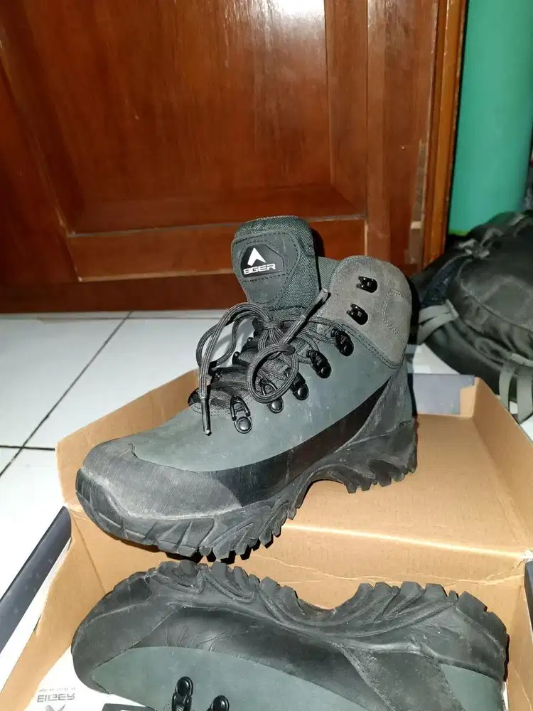 SEPATU GUNUNG EIGER EAGLE PLUM 2.0 SIZE 38