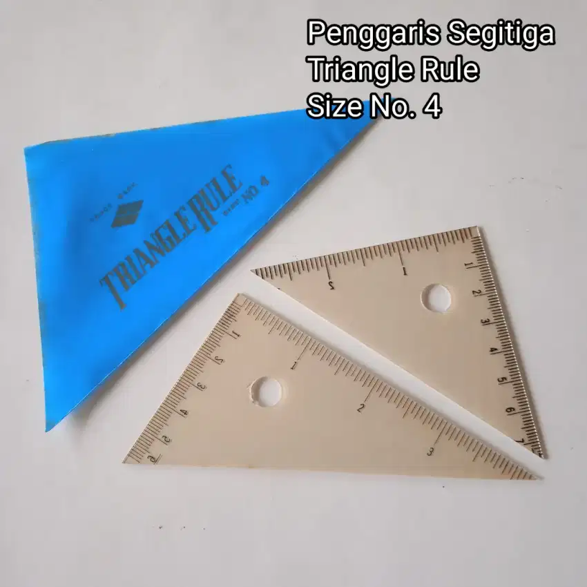 Dapat 2 Penggaris Segitiga Triangle Rule
Tersedia berbagai ukuran