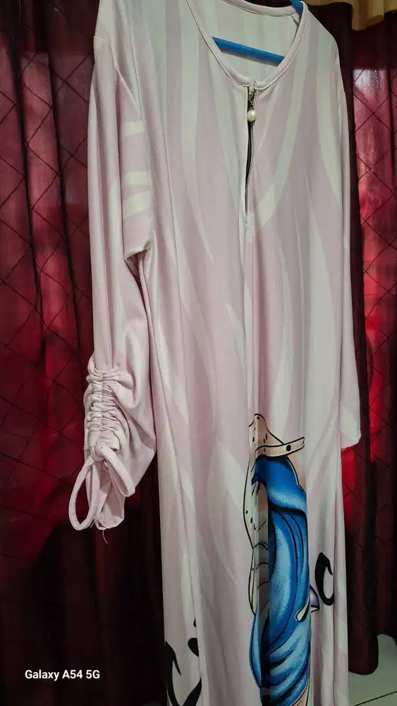 Gamis berkarakter modis pink
