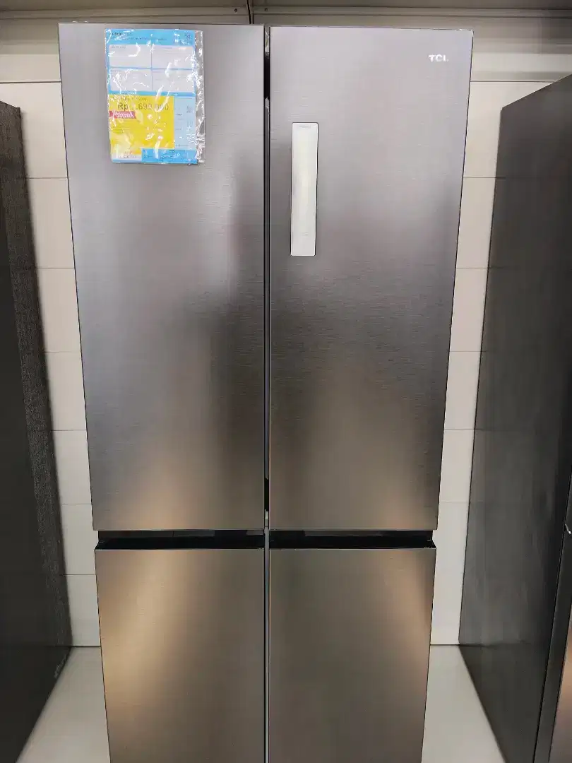 Kulkas TCL side by side