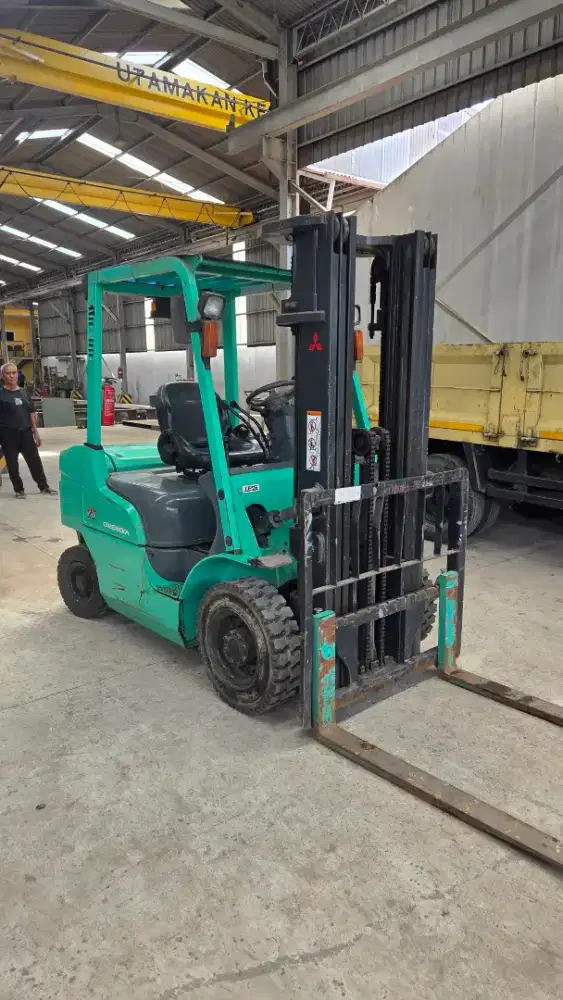 Dijual Forklift Mitsubishi Diesel kapasitas 2.5 Ton