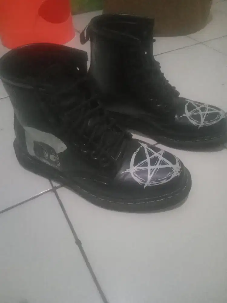 Sepatu boots masih mulus