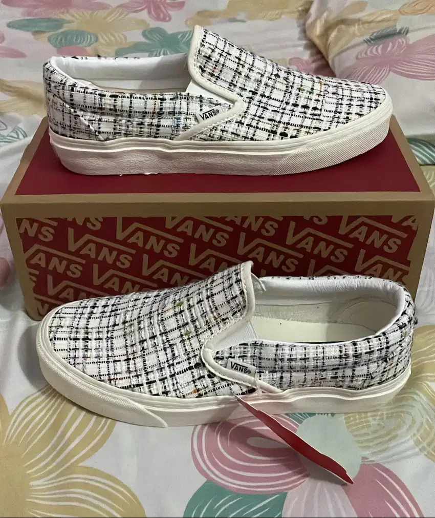 Vans slip on wanita size 39 new
